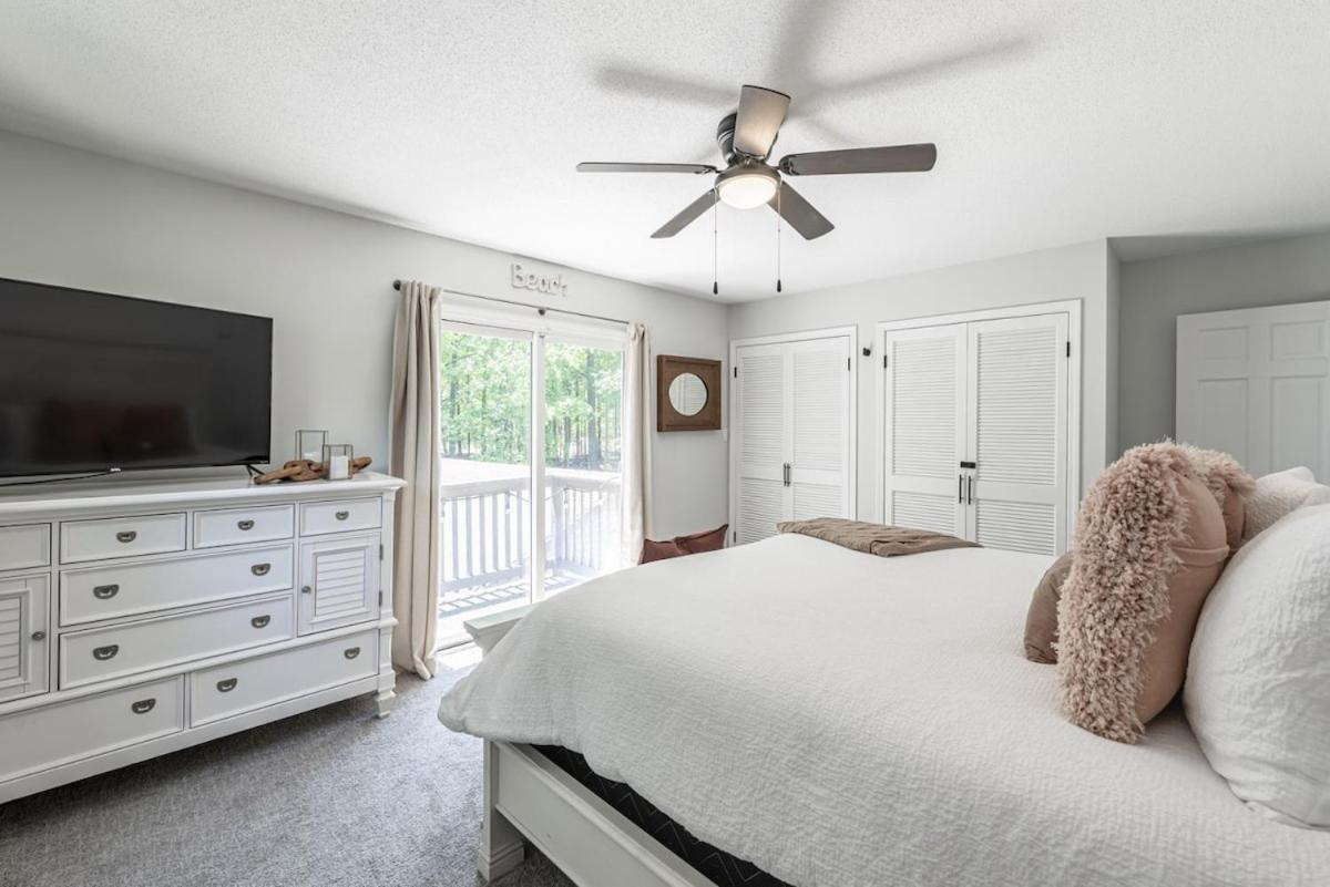 Coastal Comfort Meets Beachside Bliss Muskegon Exteriér fotografie