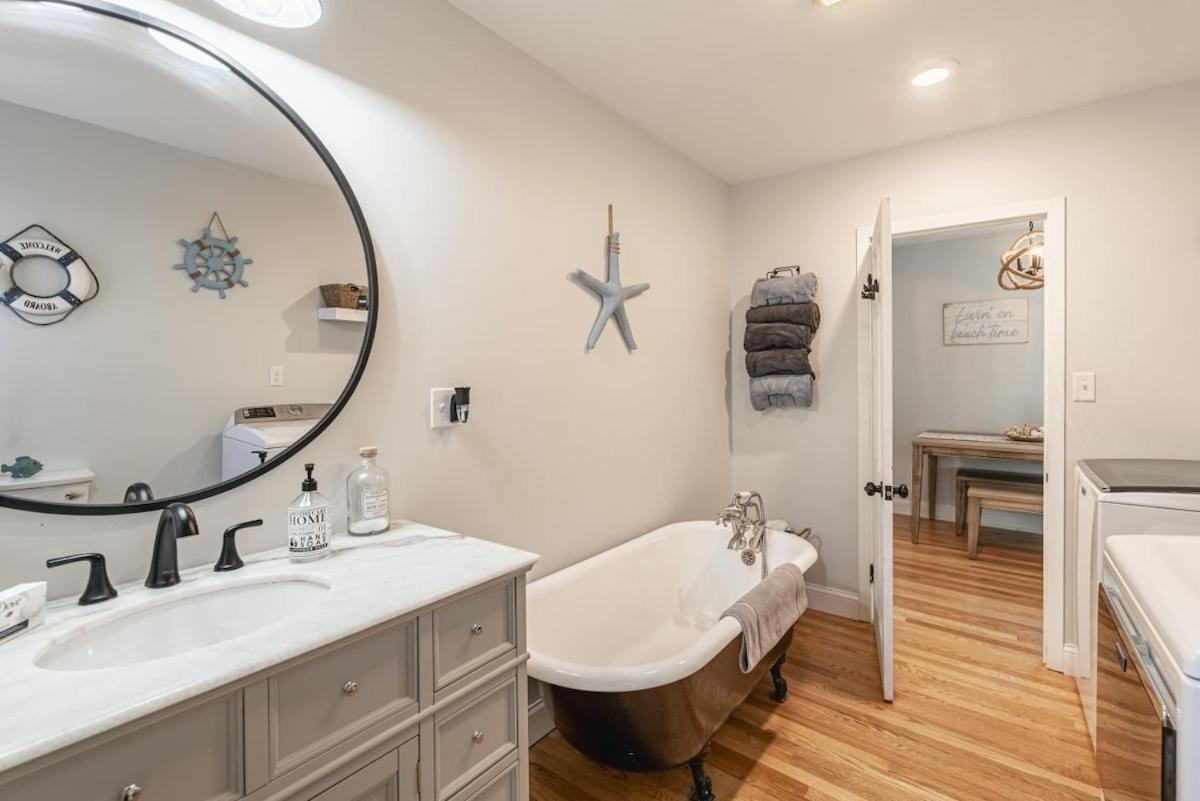 Coastal Comfort Meets Beachside Bliss Muskegon Exteriér fotografie